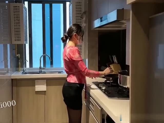 最新大尺度【肉臀果儿】推特极品美臀淫妻